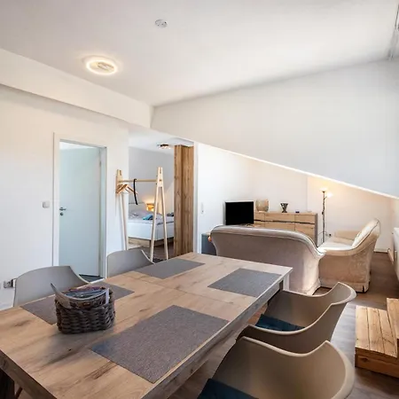 Luna Apartment